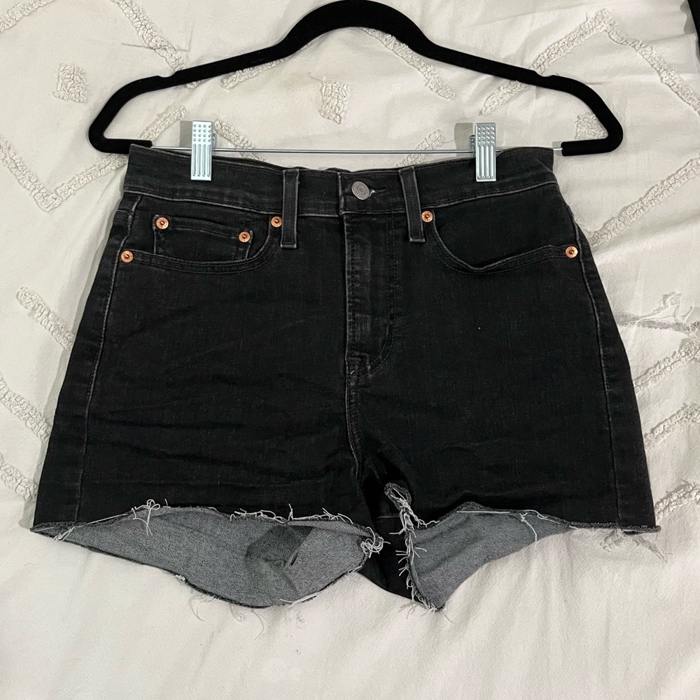 Levi’s high rise shorts size 28 NWOT